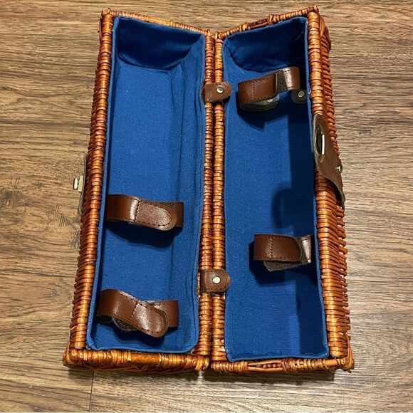 NWT Grey Goose Wicker Wine Bottle and Glass Picnic Carrier Blue Fabric Strap - Picture 7 of 13